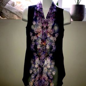 Beautiful multicoloured no sleeves blouse